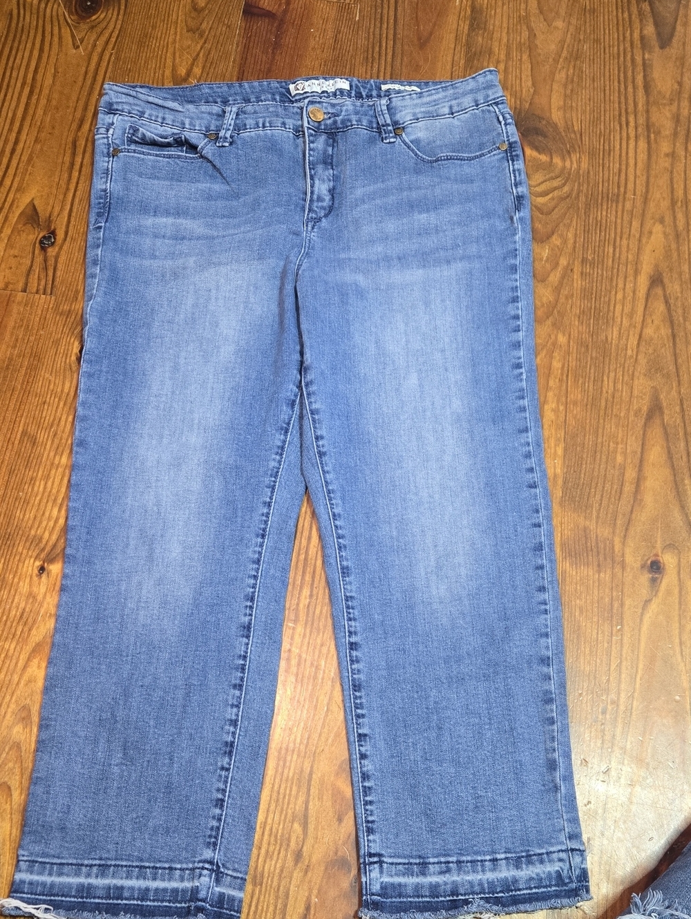 Anne Klein Light Blue Straight-Leg Cropped Raw Hem Jeans